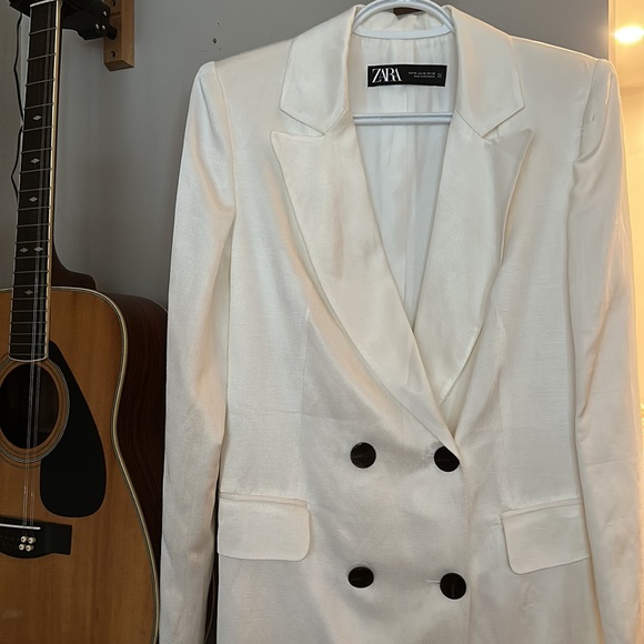 Zara Women’s Pant Suit - Picture 9 of 17